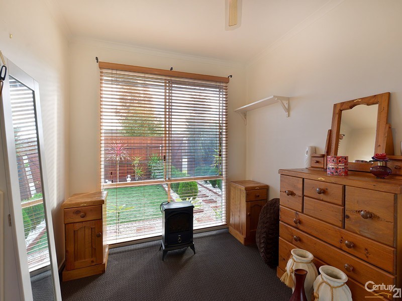 9B Manoon Road, Clayton South VIC 3169