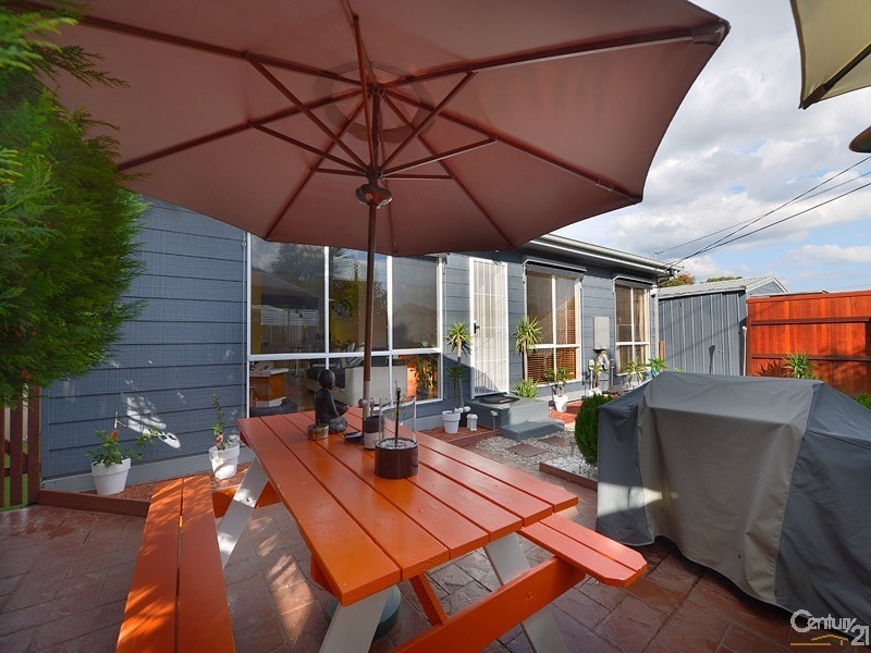 9B Manoon Road, Clayton South VIC 3169