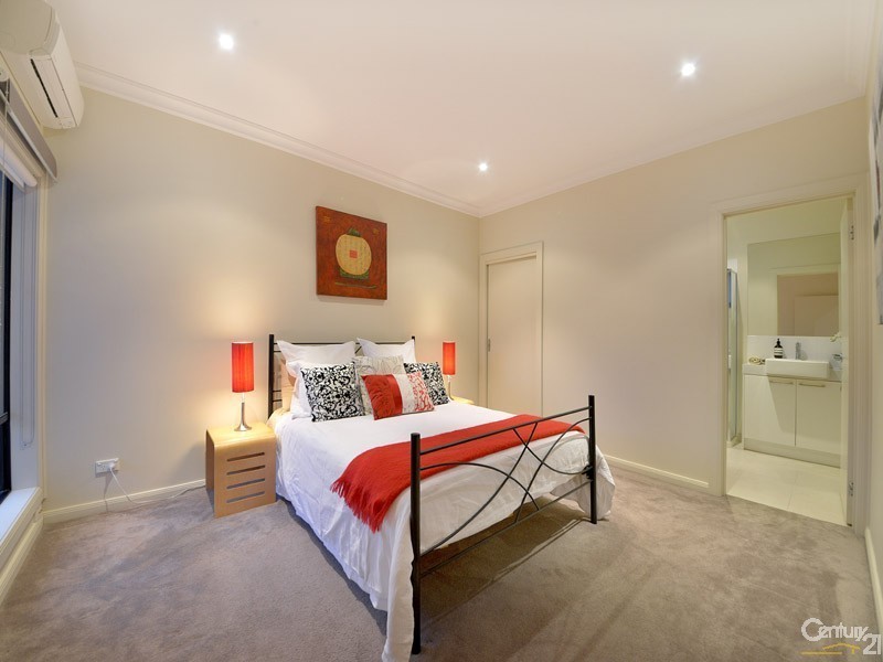 2/7 Windsor Avenue, Oakleigh South VIC 3167