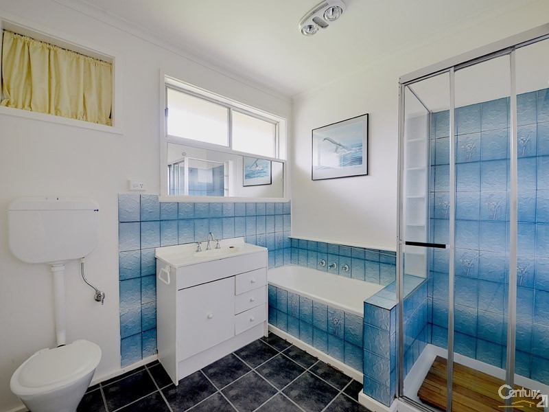 18 Bushland Avenue, Clarinda VIC 3169