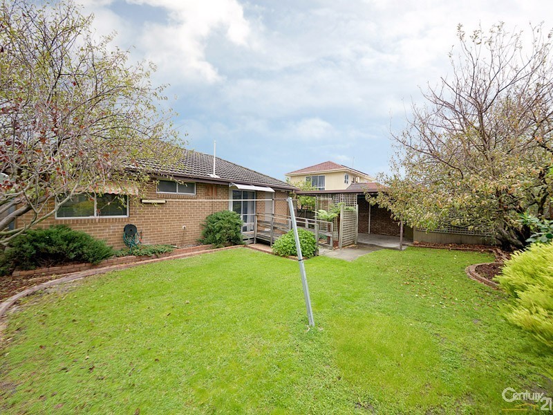 18 Bushland Avenue, Clarinda VIC 3169