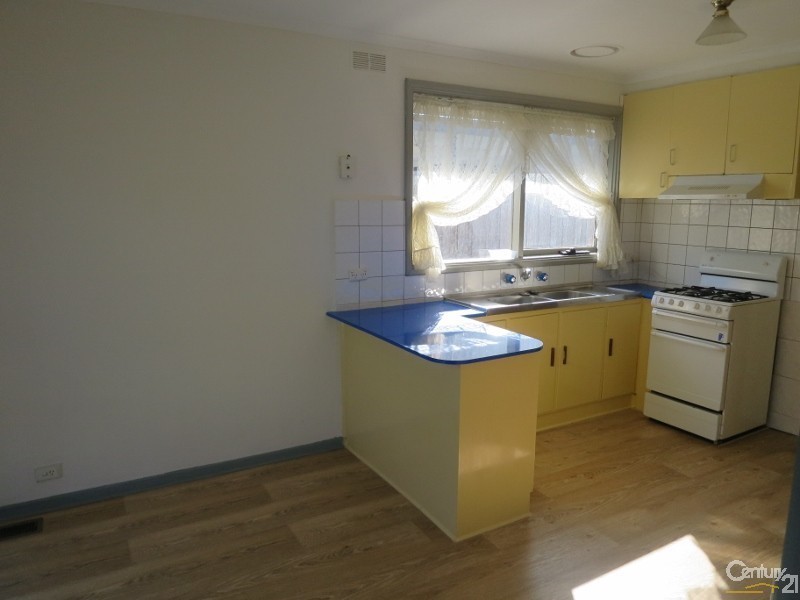 35 Glenelg Drive, Clayton South VIC 3169