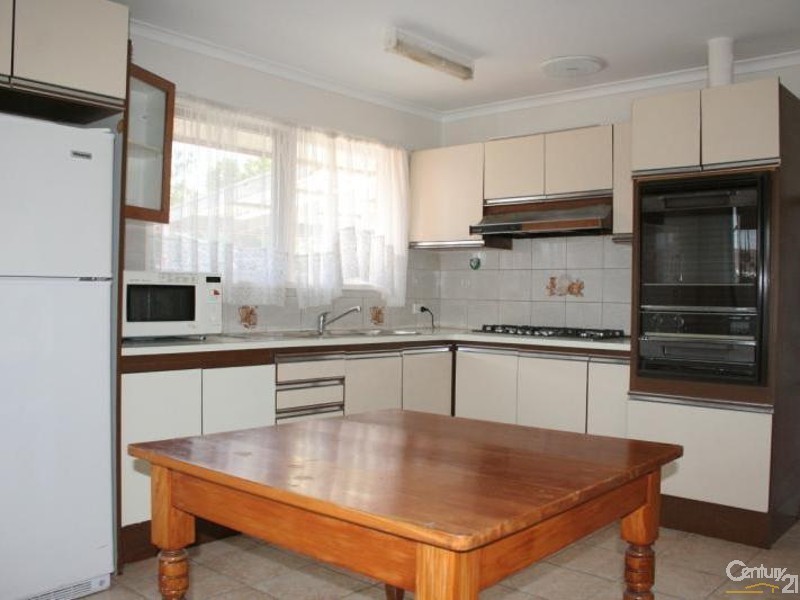 82 Sylvander Street, Clayton South VIC 3169
