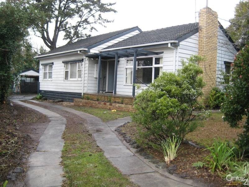 8 Tullius Avenue, Oakleigh East VIC 3166