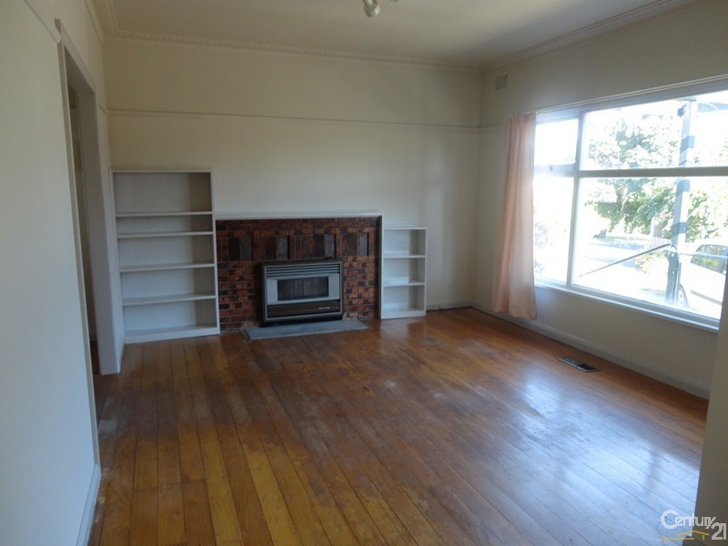 8 Tullius Avenue, Oakleigh East VIC 3166