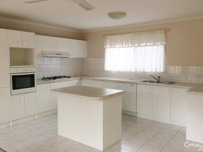 88 Strabane Way, Hampton Park VIC 3976