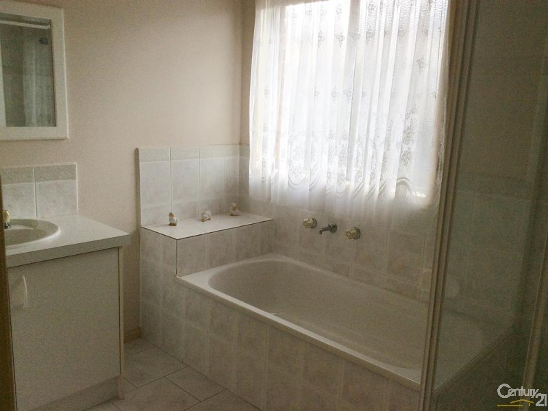 88 Strabane Way, Hampton Park VIC 3976