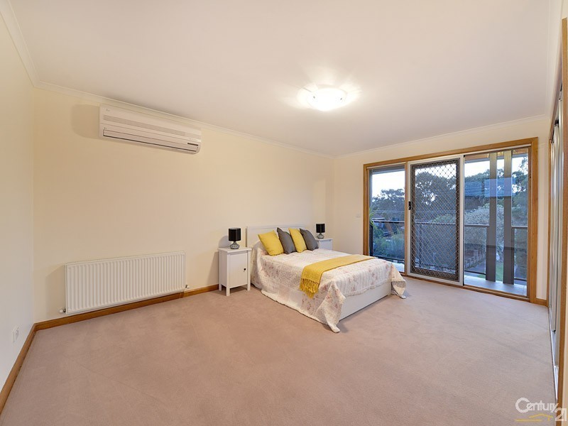 6 Simon Street, Clayton South VIC 3169