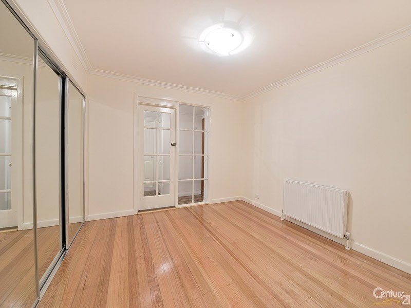 6 Simon Street, Clayton South VIC 3169