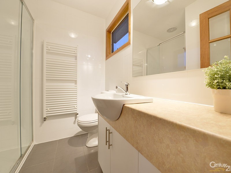 6 Simon Street, Clayton South VIC 3169