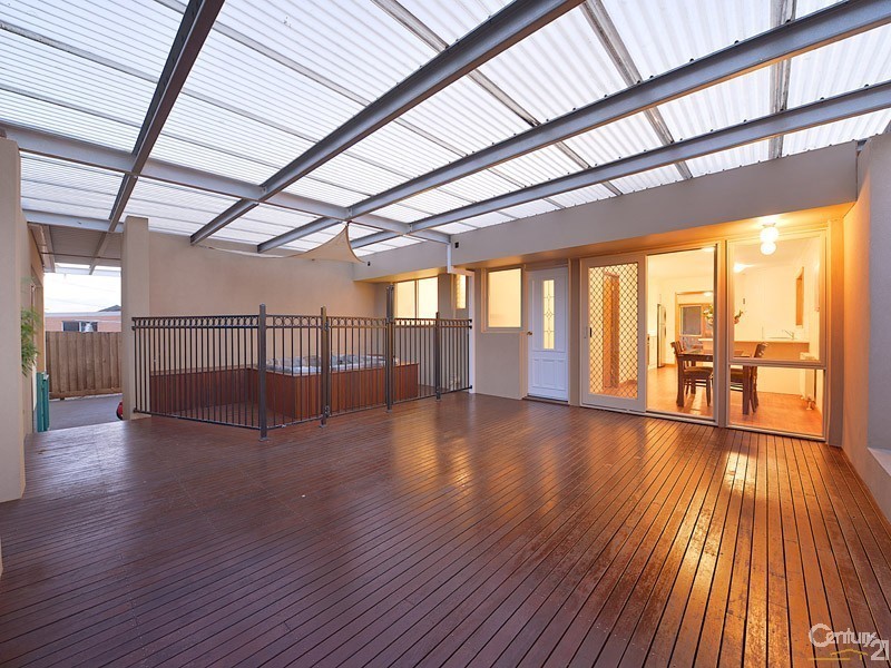 6 Simon Street, Clayton South VIC 3169