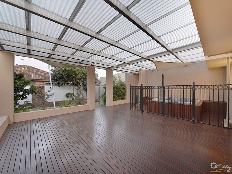 6 Simon Street, Clayton South VIC 3169