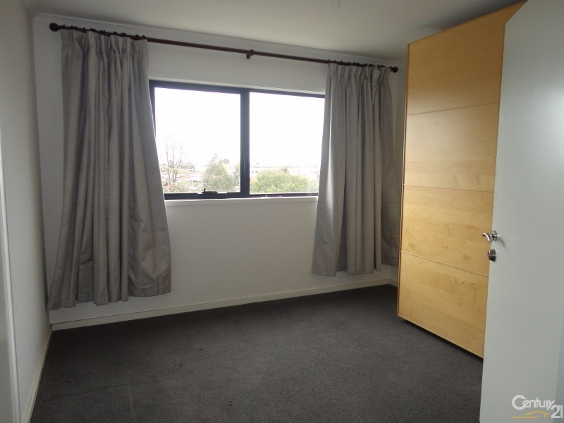 28/20-24 Burton Avenue, Clayton VIC 3168