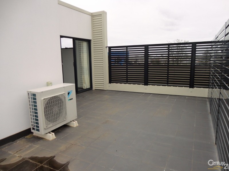 28/20-24 Burton Avenue, Clayton VIC 3168