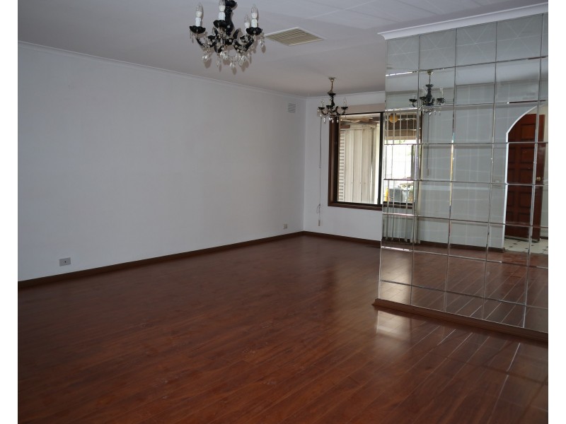 2 Enngonia Crescent, Clayton South VIC 3169