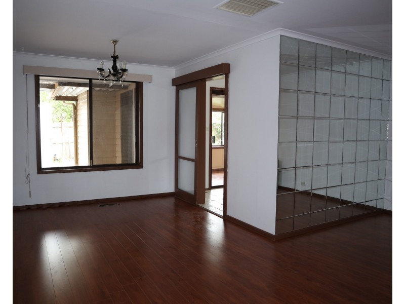 2 Enngonia Crescent, Clayton South VIC 3169