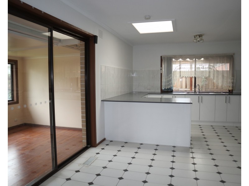 2 Enngonia Crescent, Clayton South VIC 3169