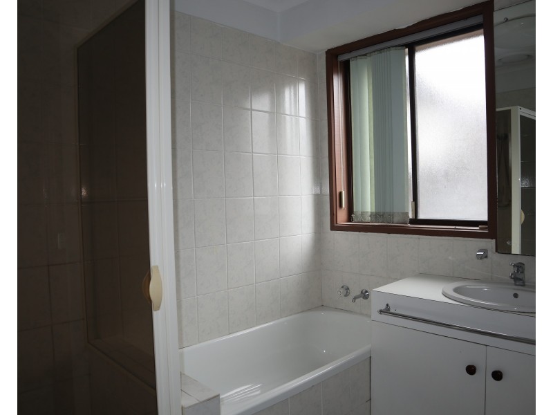 2 Enngonia Crescent, Clayton South VIC 3169