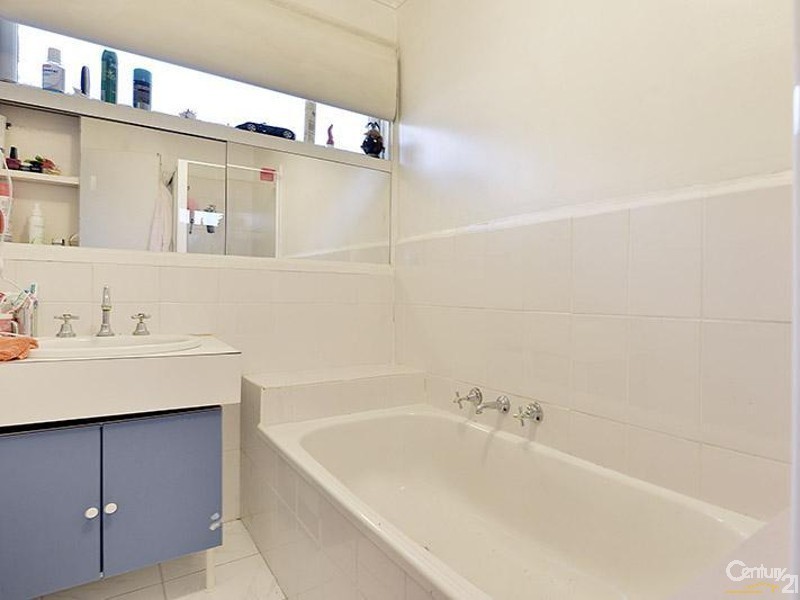 25 Glenelg Drive, Clayton South VIC 3169