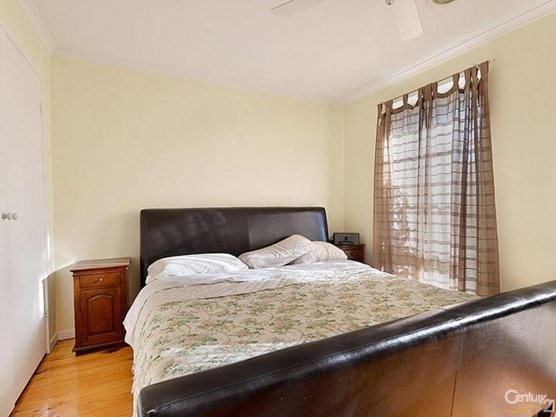 25 Glenelg Drive, Clayton South VIC 3169