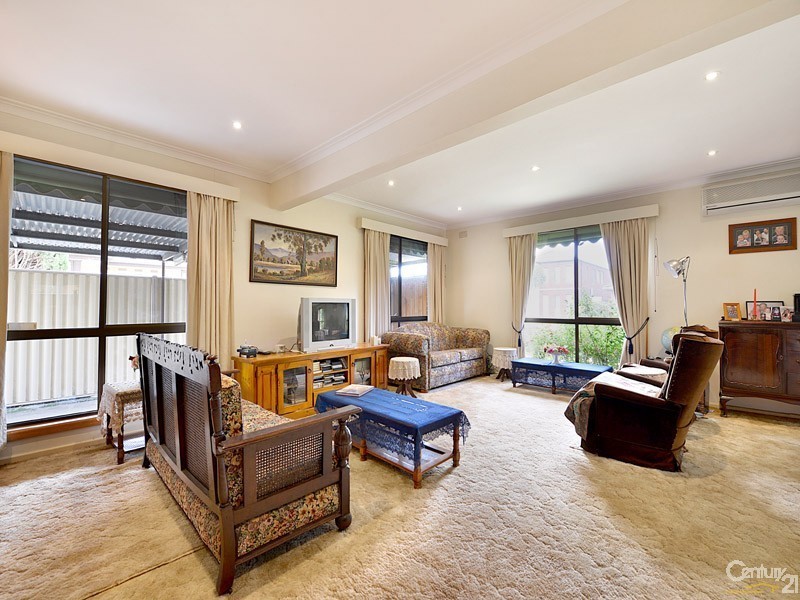 6 Ester Crescent, Clayton South VIC 3169