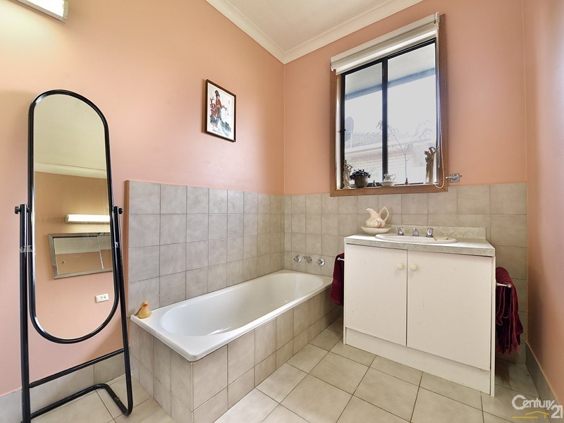 6 Ester Crescent, Clayton South VIC 3169