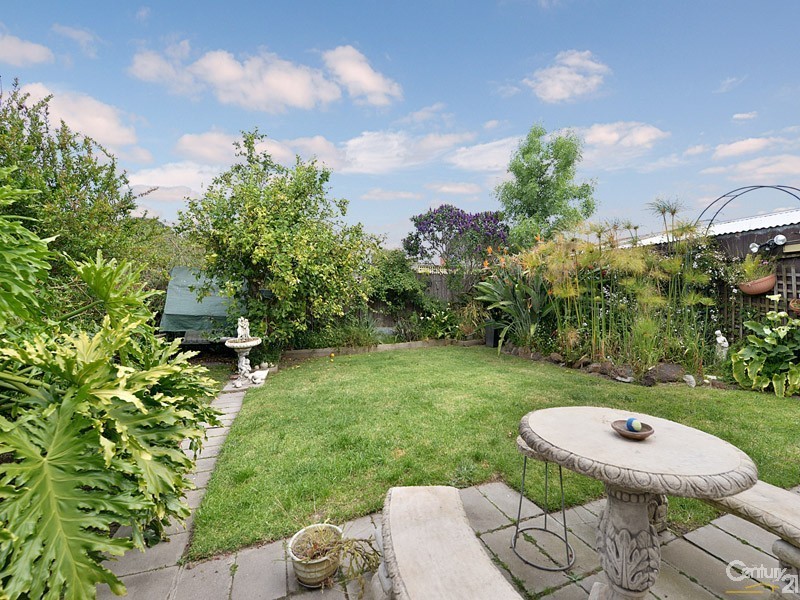 6 Ester Crescent, Clayton South VIC 3169