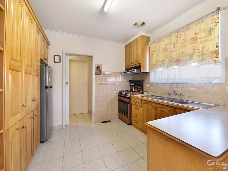 6 Monash Crescent, Clayton South VIC 3169