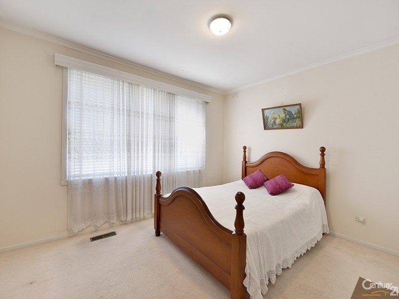 6 Monash Crescent, Clayton South VIC 3169
