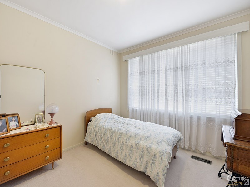 6 Monash Crescent, Clayton South VIC 3169