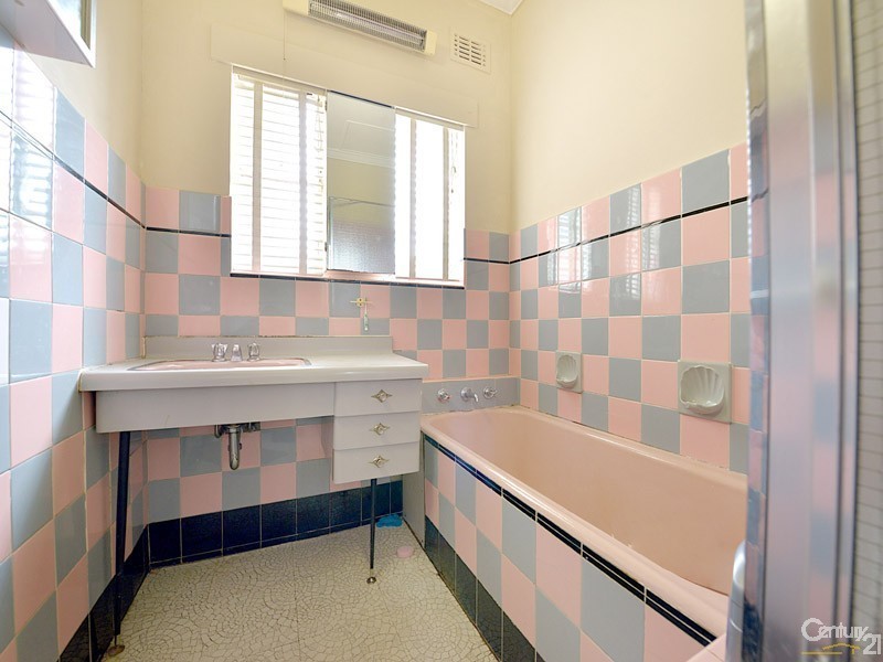 9 Burton Avenue, Clayton VIC 3168