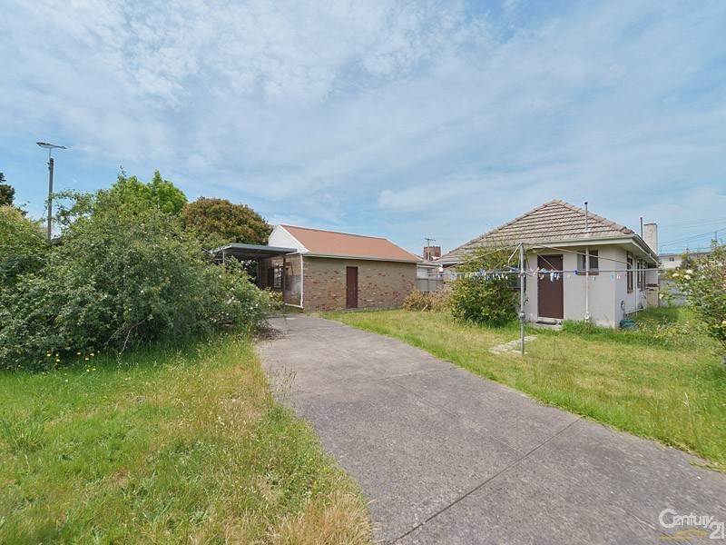 9 Burton Avenue, Clayton VIC 3168