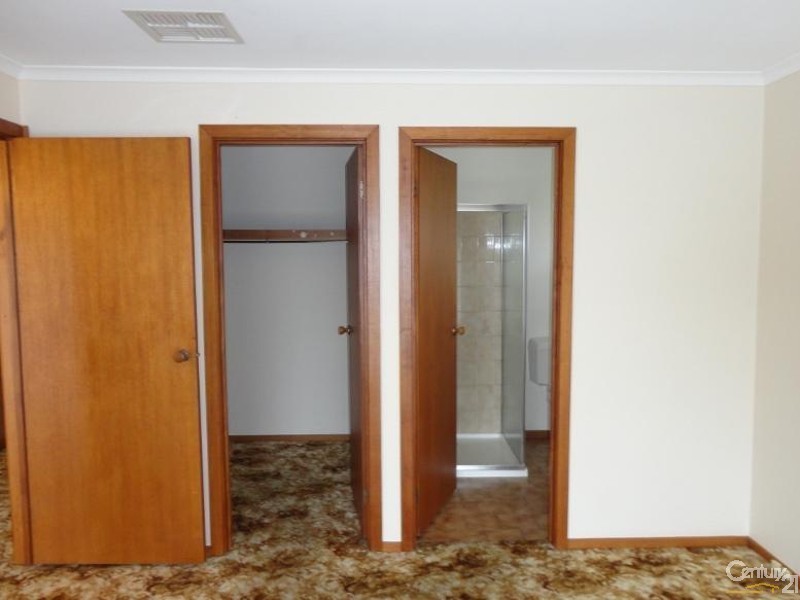 2 Swaran Court, Oakleigh South VIC 3167