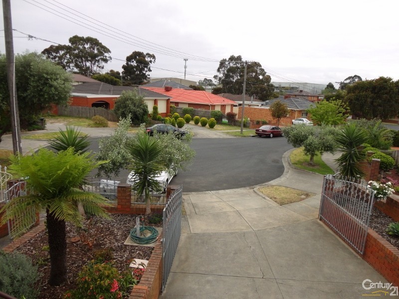 2 Swaran Court, Oakleigh South VIC 3167