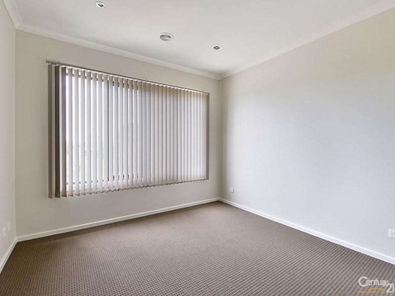 4B Rowson Grove, Clarinda VIC 3169