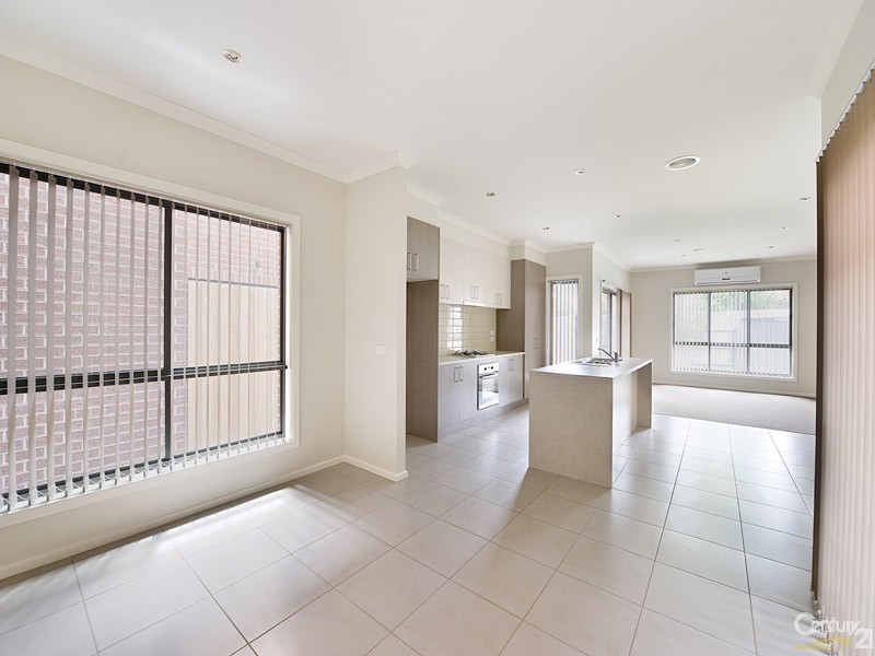 4B Rowson Grove, Clarinda VIC 3169