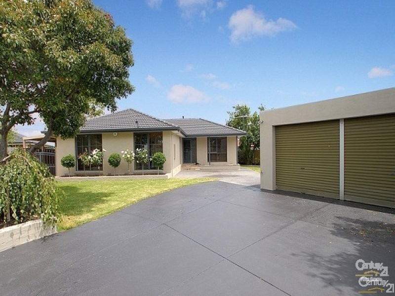 1 Emo Court, Clarinda VIC 3169