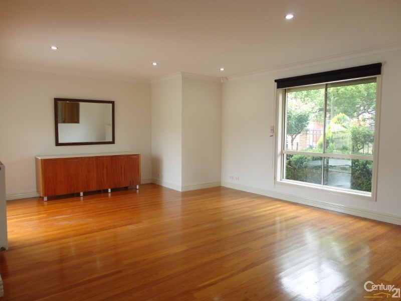 44 Fulton Street, Clayton VIC 3168