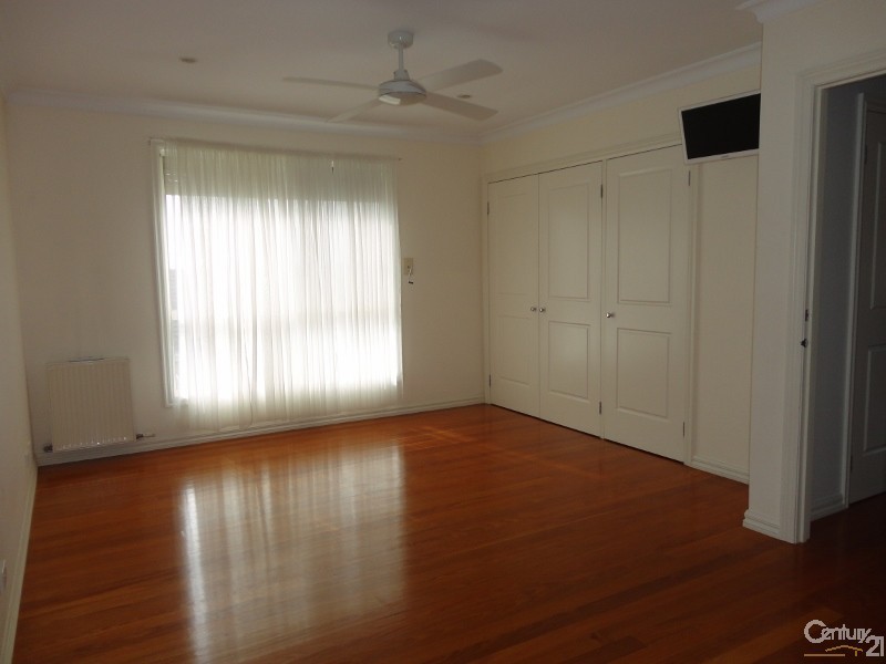 44 Fulton Street, Clayton VIC 3168