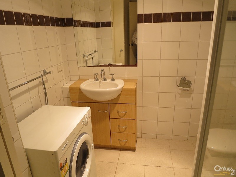 2/3  Rusden Place, Notting Hill VIC 3168