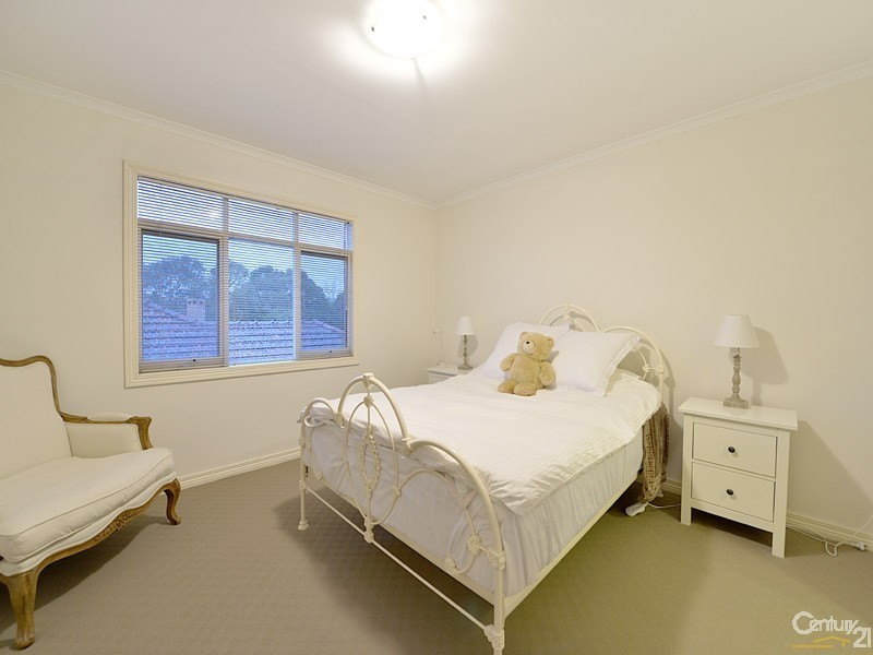 2/1108 Dandenong Road, Carnegie VIC 3163