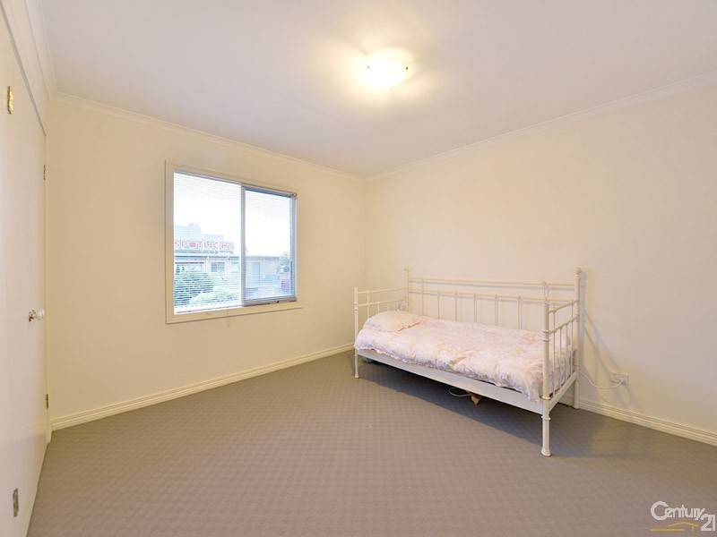 2/1108 Dandenong Road, Carnegie VIC 3163