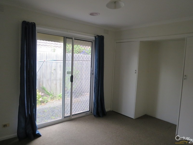 4/4 Iona Street, Clayton VIC 3168