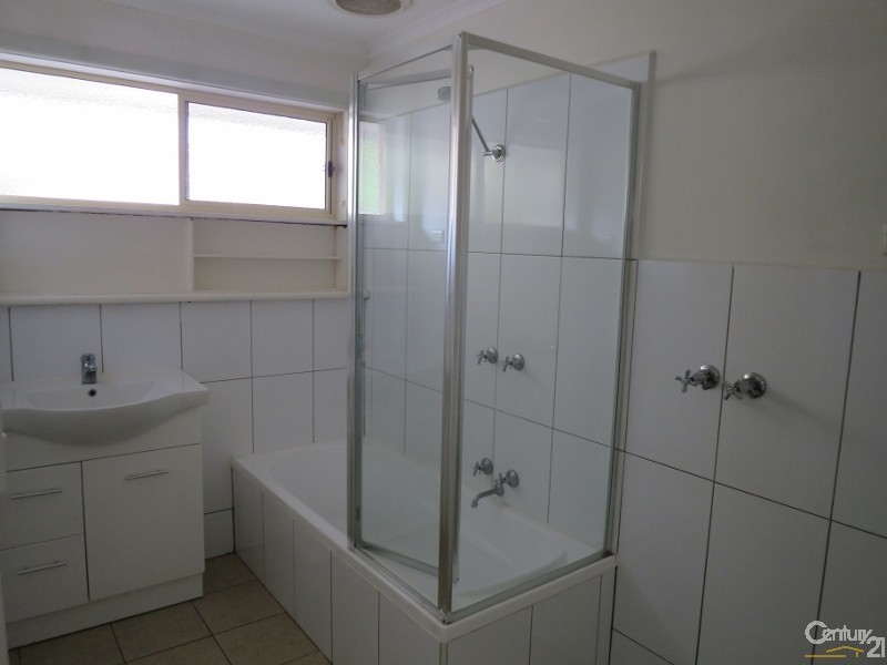 4/4 Iona Street, Clayton VIC 3168