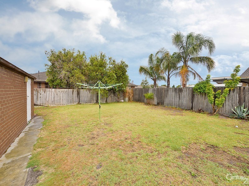 63 Bushland Avenue, Clarinda VIC 3169