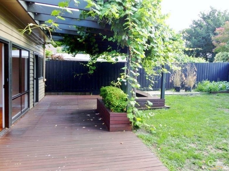 14 Sandra Grove, Bentleigh VIC 3204