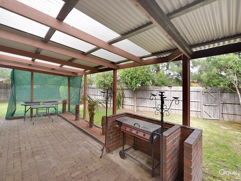 2 Darvel Court, Endeavour Hills VIC 3802