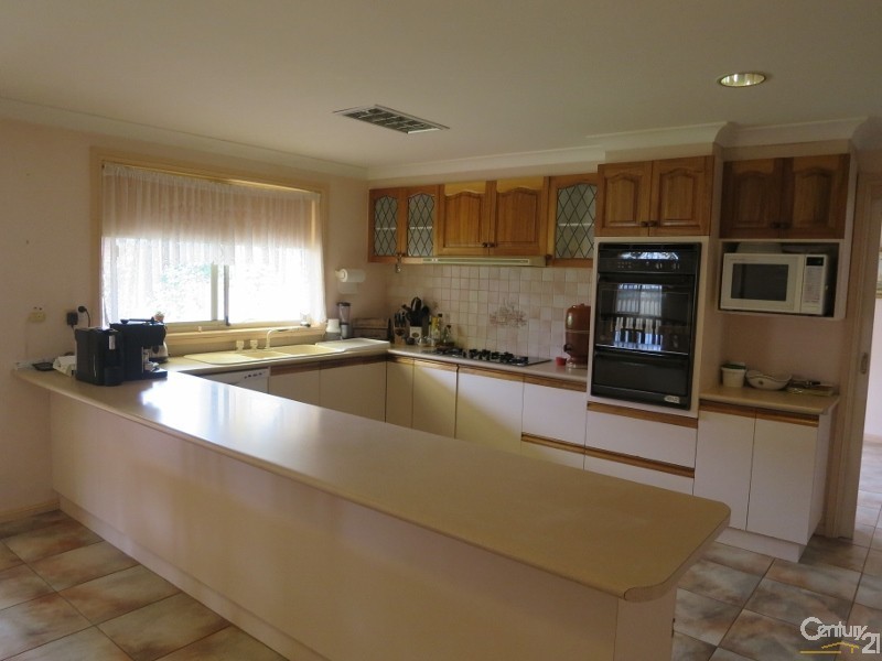 10  Schneider Crescent, Clarinda VIC 3169