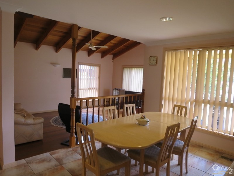 10  Schneider Crescent, Clarinda VIC 3169