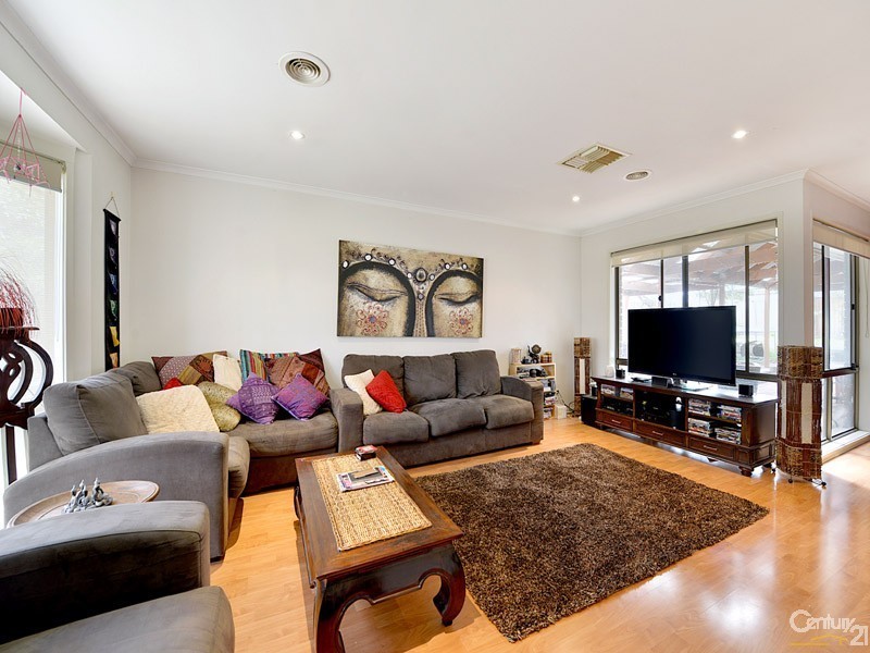 84 Greenwood Drive, Carrum Downs VIC 3201